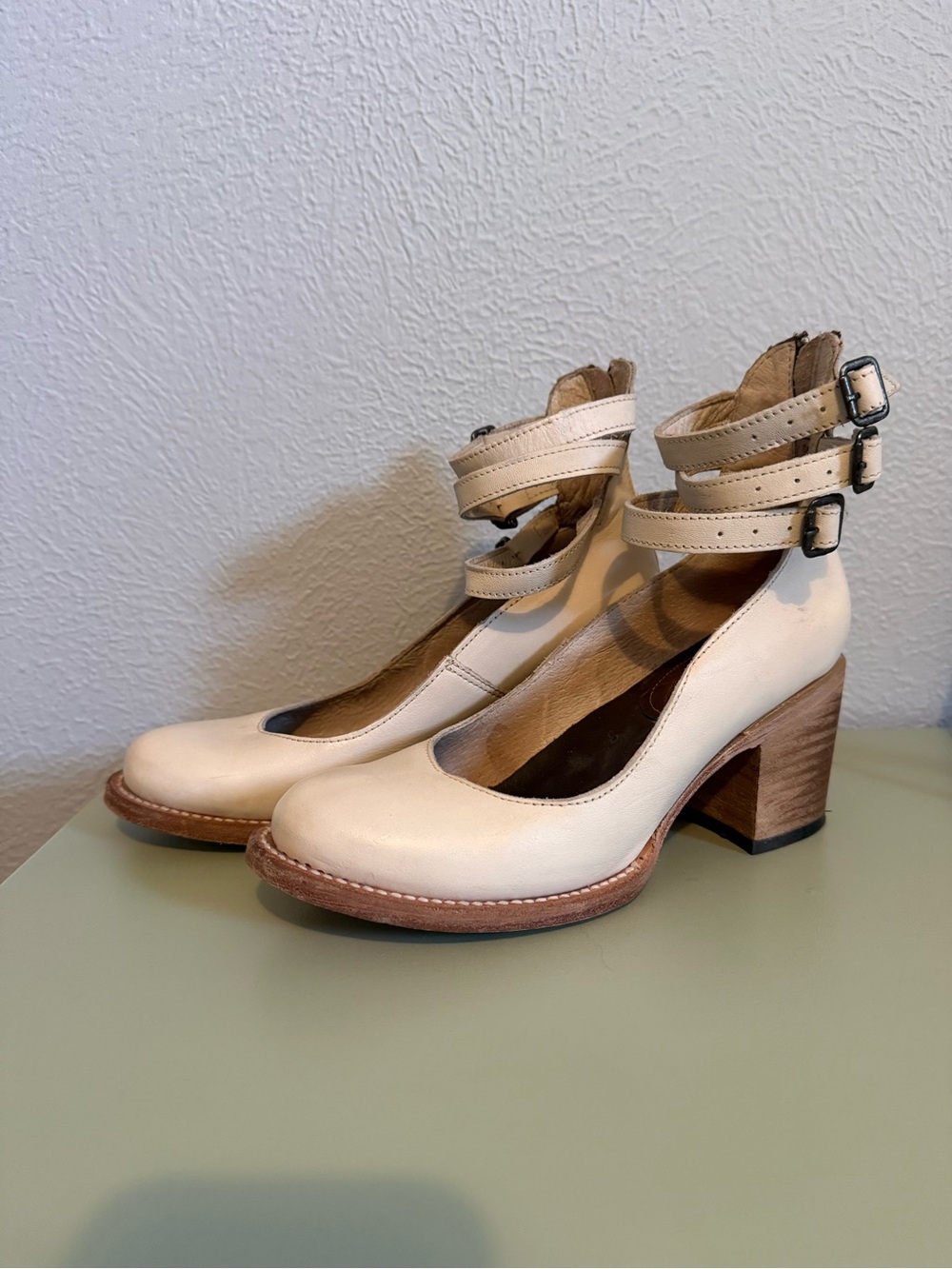 Freebird Randi, Cream, Size 7 - Picture 2 of 6
